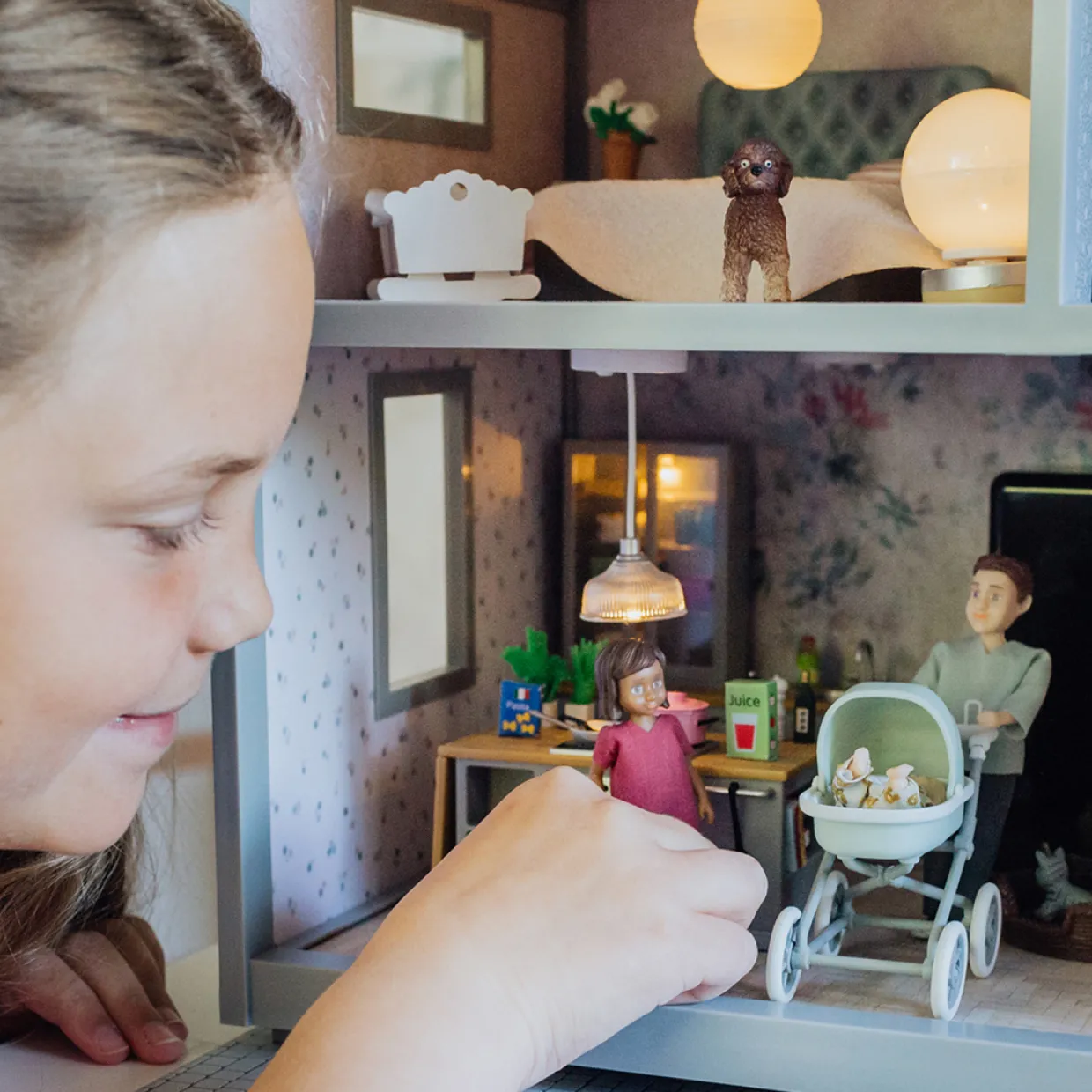 LUNDBY DOCKHUSBELYSNING TVÅ TAKLAMPOR