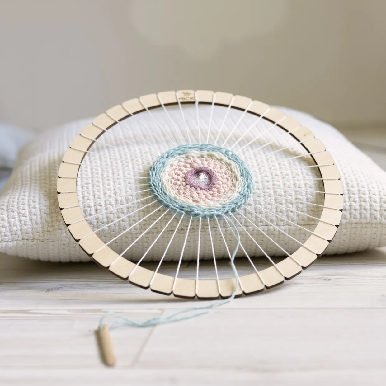 MICKI VÄVRAM RUND 30 CM