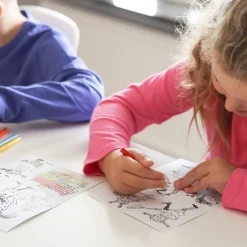 PIPPI KLISTERMÄRKEN ATT FÄRGLÄGGA
